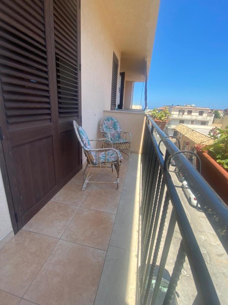 A Casa Di Loretta Apartman Terrasini Kültér fotó